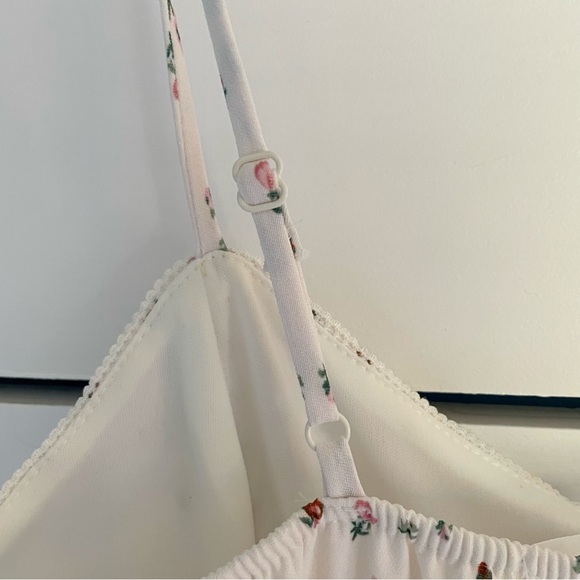 NWT Small pink floral mini dress with cutouts on the side - Picture 7 of 16